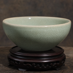 crackle glaze porcelain decorative bowl